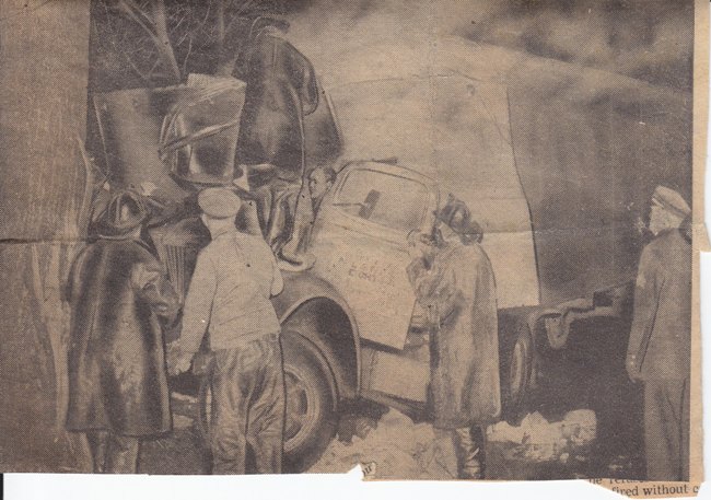 Truck wrecks into tree