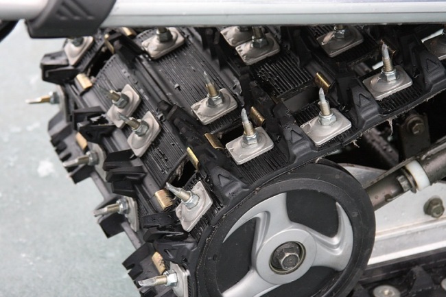 Spiked track Spiked track