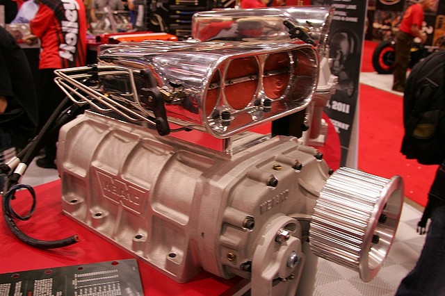 Holley injector hat with hidden fuel rails and injectors